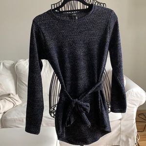 Long shirt with long sleeves